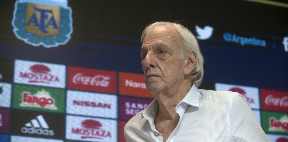 Menotti, previo a ofrecer una conferencia de prensa