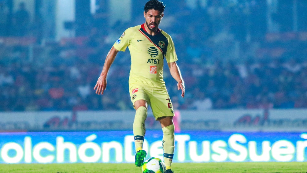 Oribe Peralta, durante un juego con América