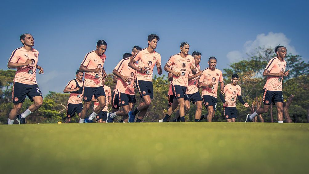 Los jugadores de América durante la pretemporada