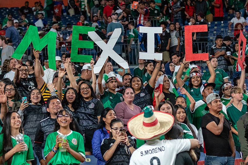 Afición mexicana en un partido del Tri de Copa Oro