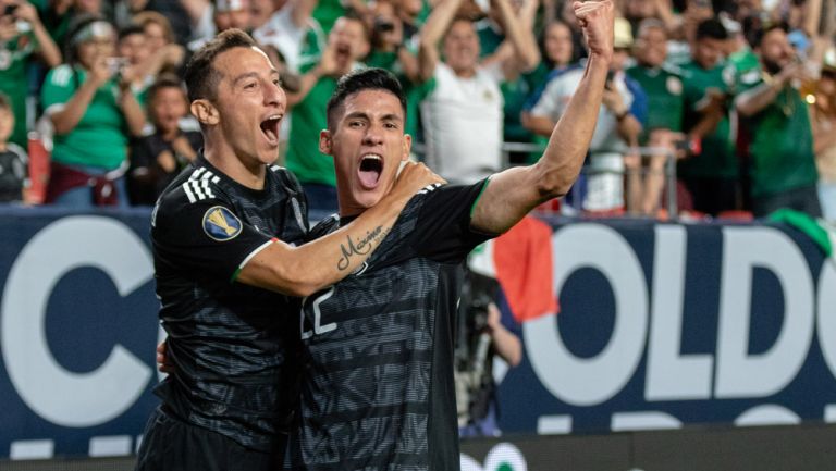 Guardado y Antuna celebran una anotación del Tricolor