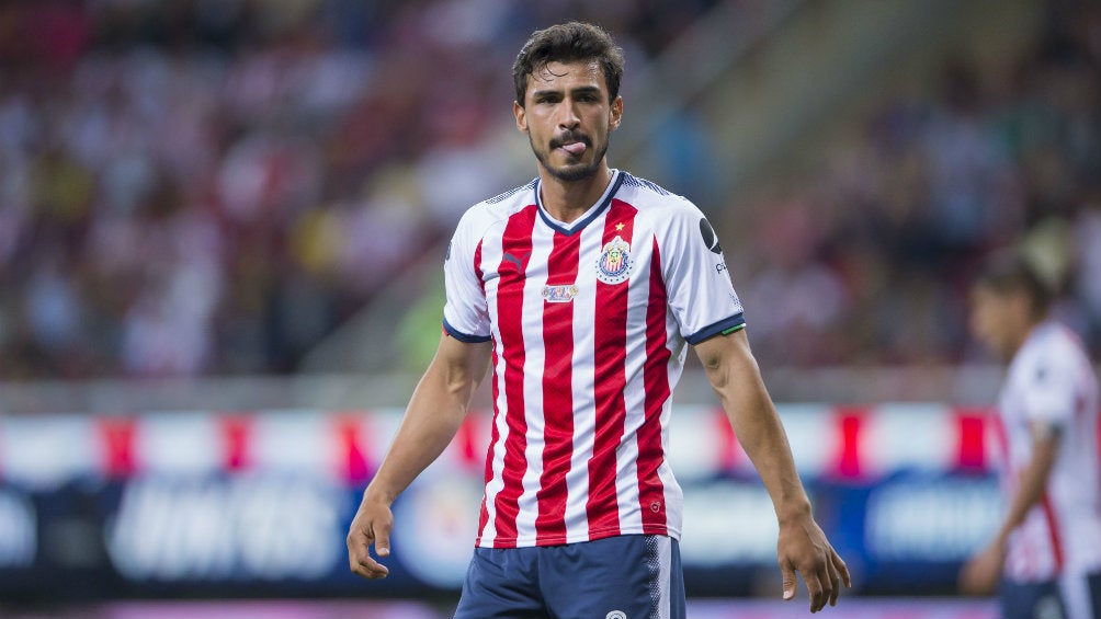 Alanís en un partido con Chivas 