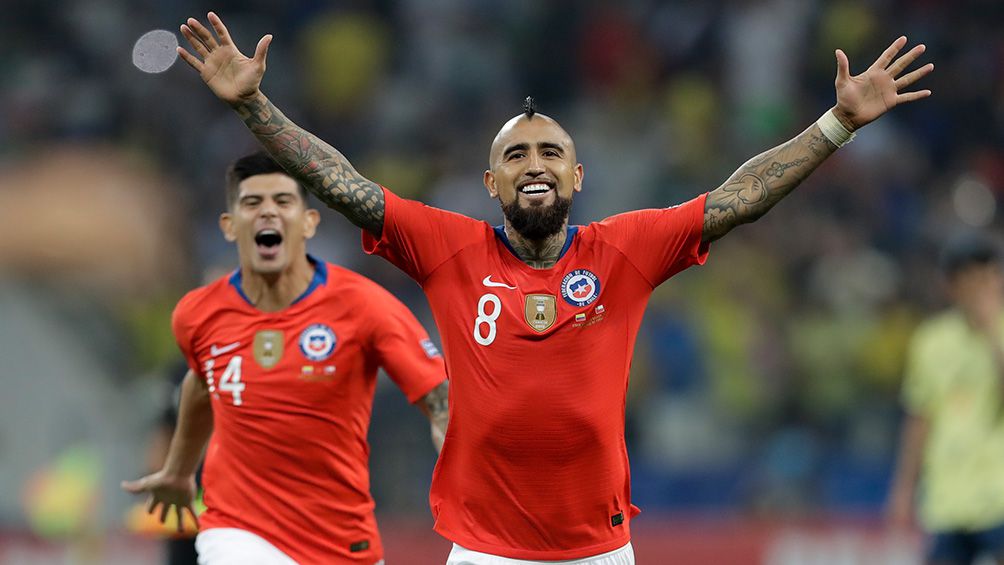 Arturo Vidal festeja la victoria de Chile en Copa América