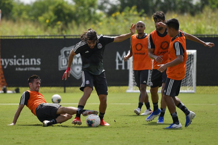 México entrena de cara al duelo contra Costa Rica