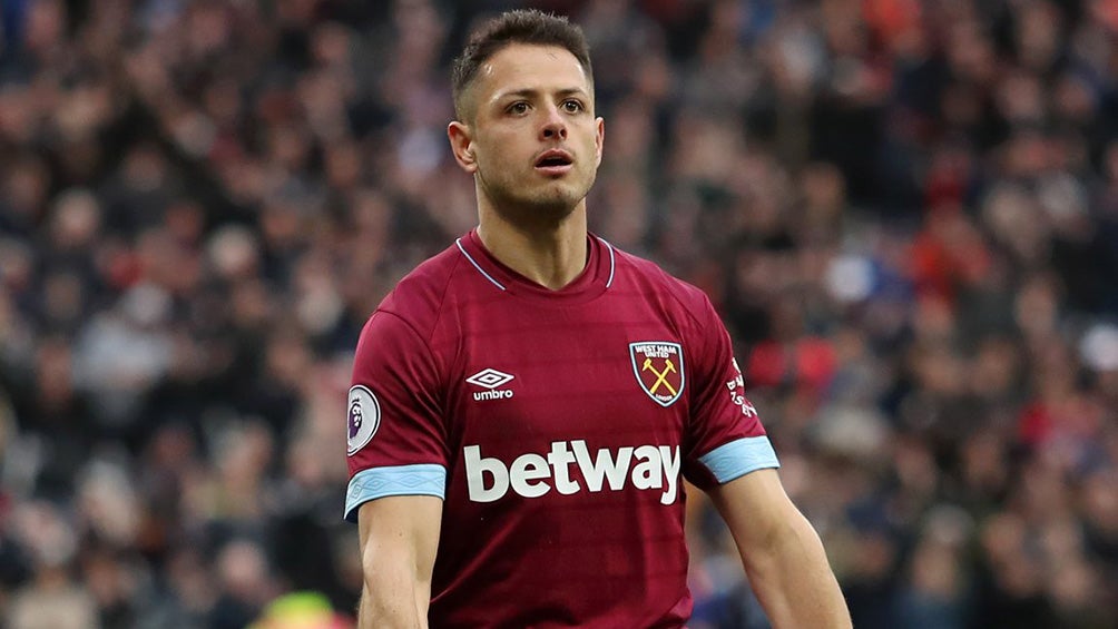 Chicharito Hernández celebra un gol con West Ham