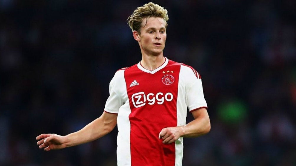 Frenkie de Jong durante un partido con el Ajax