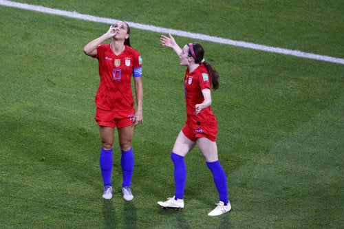 Morgan festeja un gol contra Inglaterra 