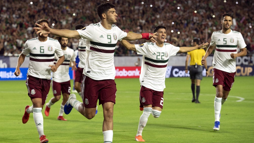 Selección Mexicana celebra un gol ante Haití 