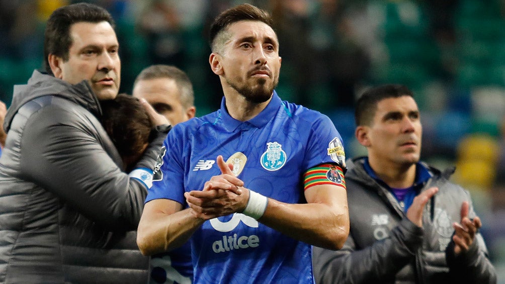 Héctor Herrera en un partido del Porto