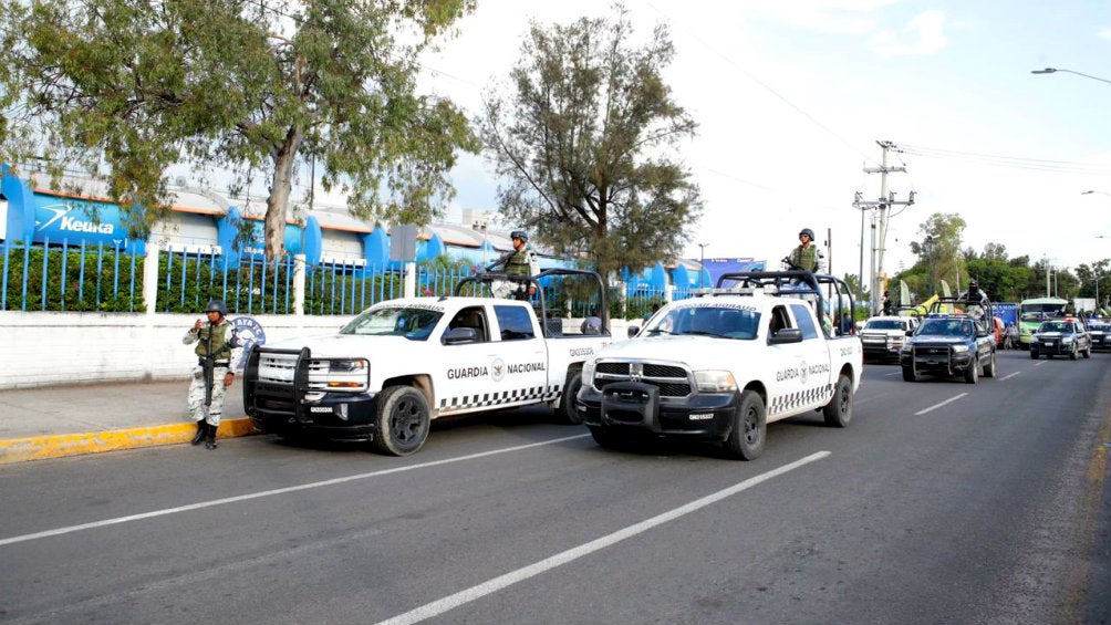 Elementos de la Guardia Nacional a las afueras del Miguel Alemán Valdés