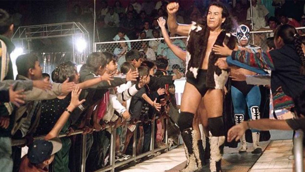 Perro Aguayo y Atlantis antes de una lucha