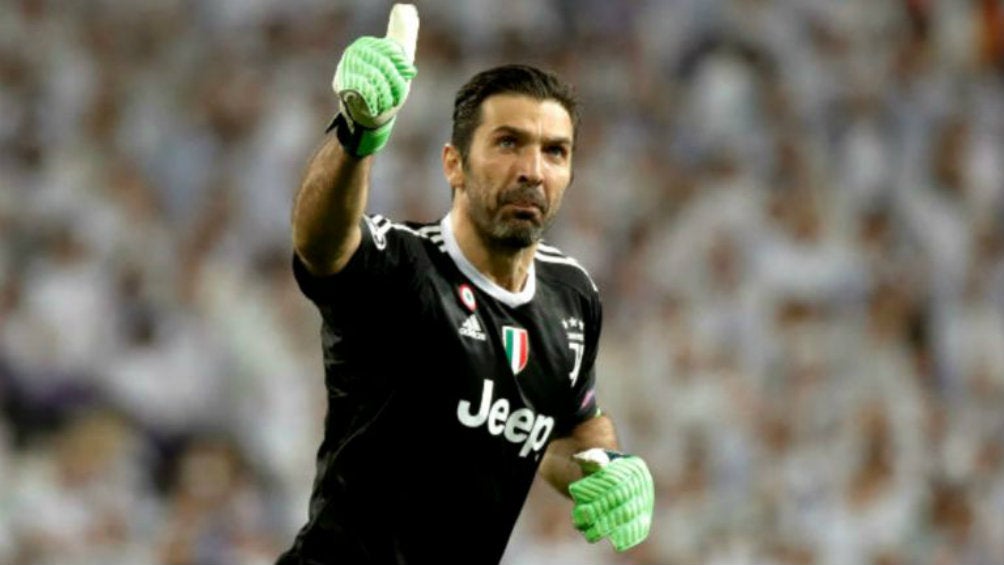 Gianluigi Buffon durante un partido con la Juventus