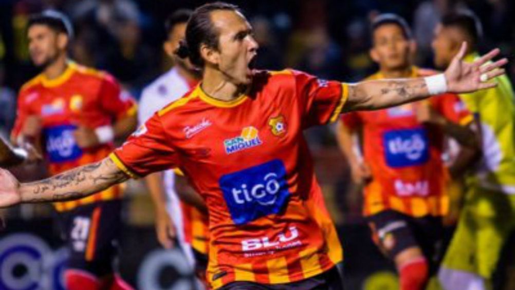 Arellano festeja anotación con Herediano 