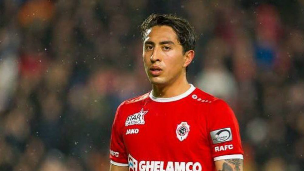 Omar Govea, en un juego del Royal Antwerp