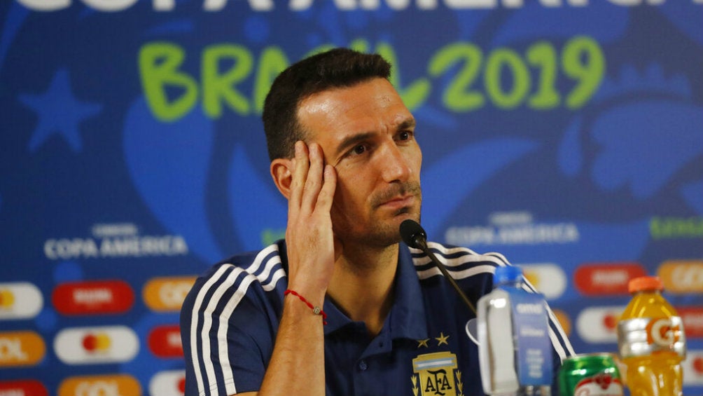 Scaloni en conferencia de prensa