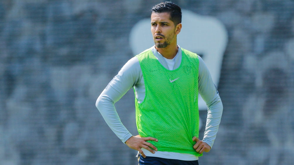 Cabrera, durante un entrenamiento con Pumas 