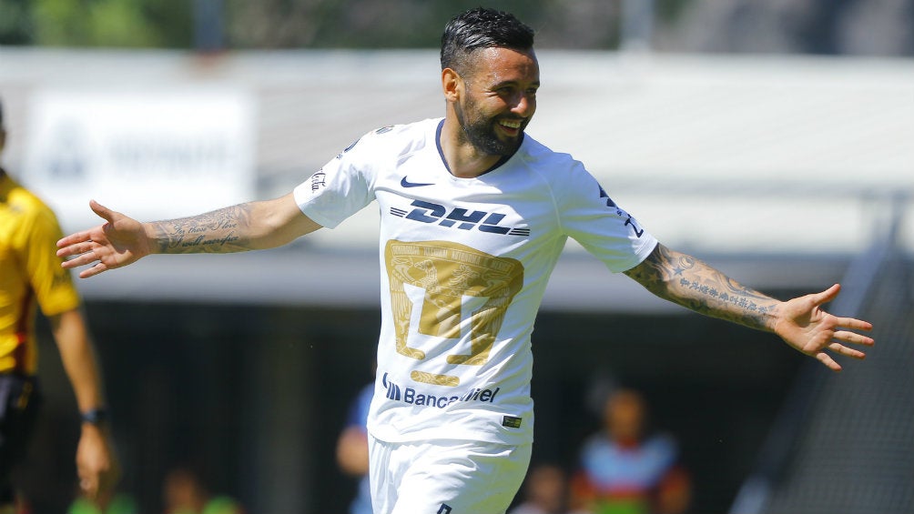 Alan Mendoza celebra un gol ante Irapuato 