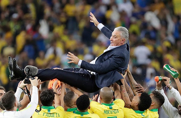 Tite en la celebración de Brasil tras ganar la Copa América 