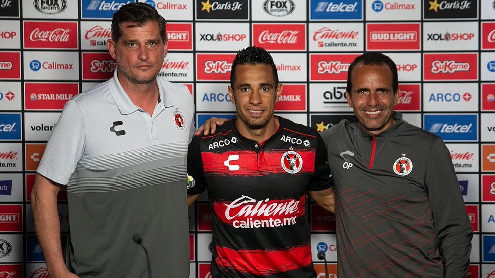 Camilo Sanvezzo en su presentación como jugador de Xolos 