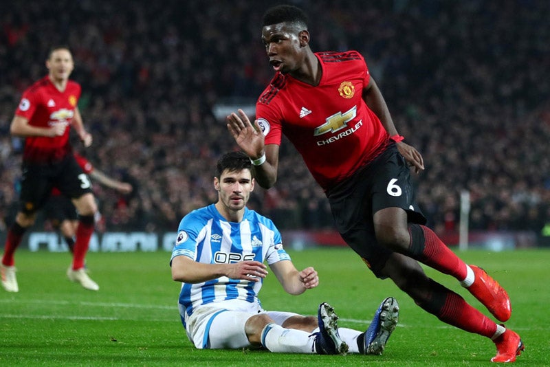 Pogba, durante un duelo con los Red Devils 