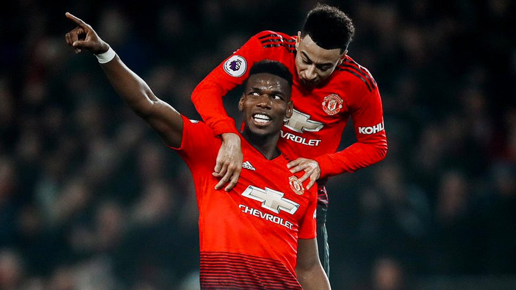 Pogba celebra gol con Manchester United