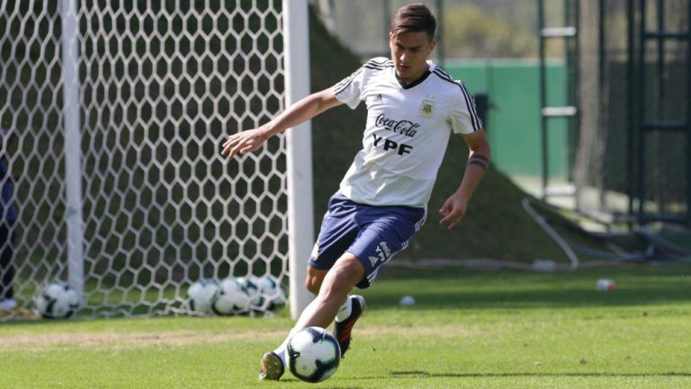 Paulo Dybala, durante un entrenamiento con Argentina