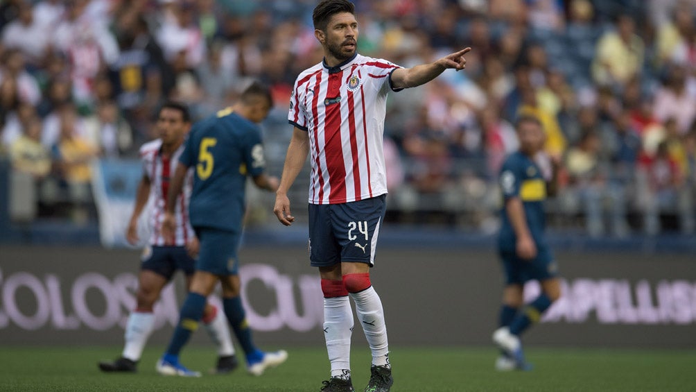 Oribe Peralta, durante el juego de Chivas ante Boca Juniors