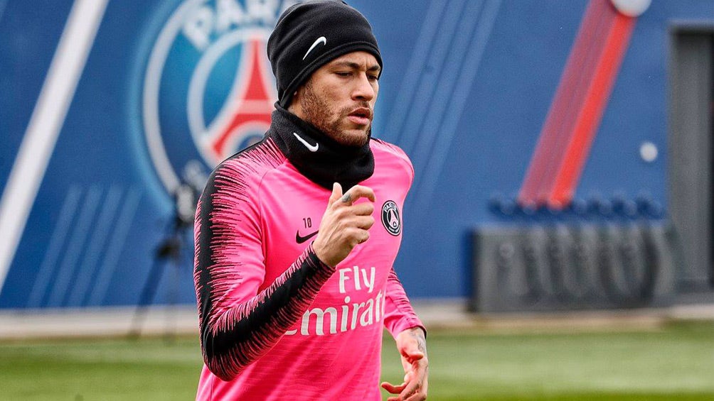 Neymar, durante un entrenamiento con el PSG