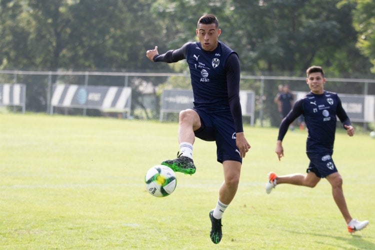 Funes Mori, durante un entrenamiento con Rayados