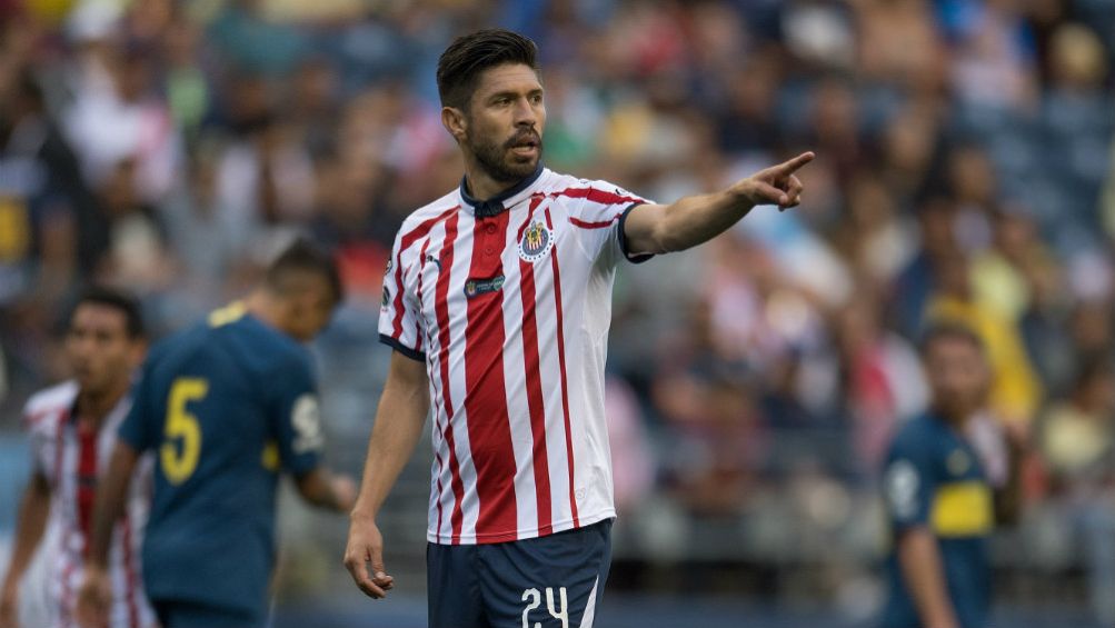 Oribe Peralta en el juego entre Chivas y Boca Juniors