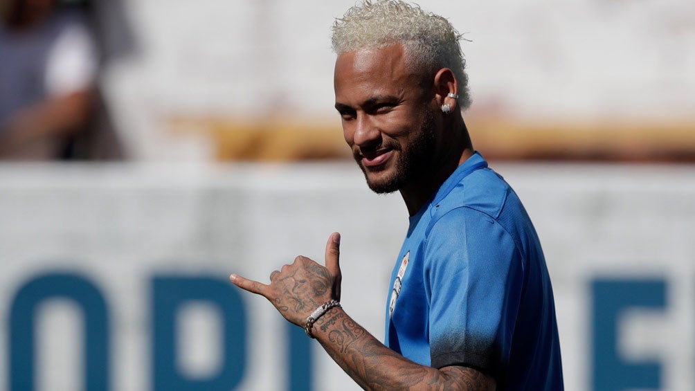 Neymar participó en un torneo de una marca de bebidas en Brasil