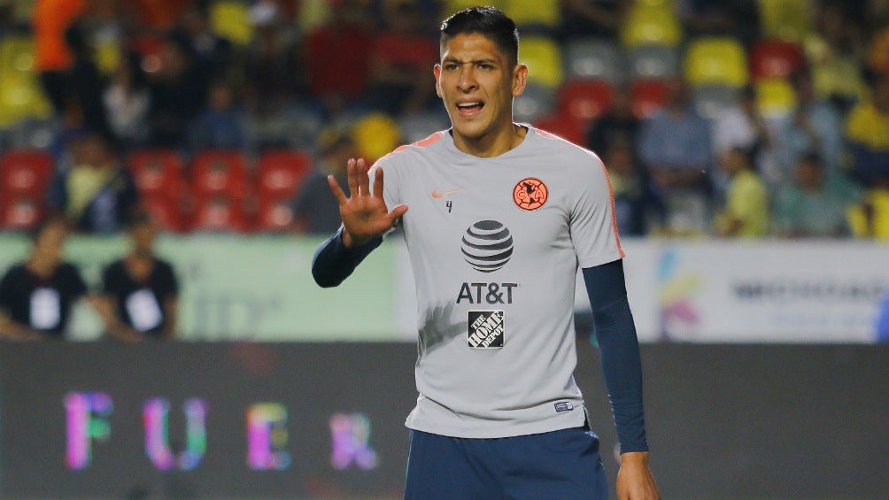 Edson Alvarez previo a un partido del América