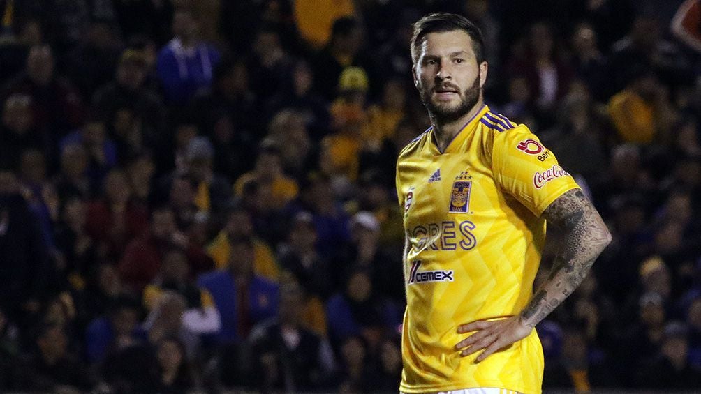 Gignac durante un partido con los Tigres