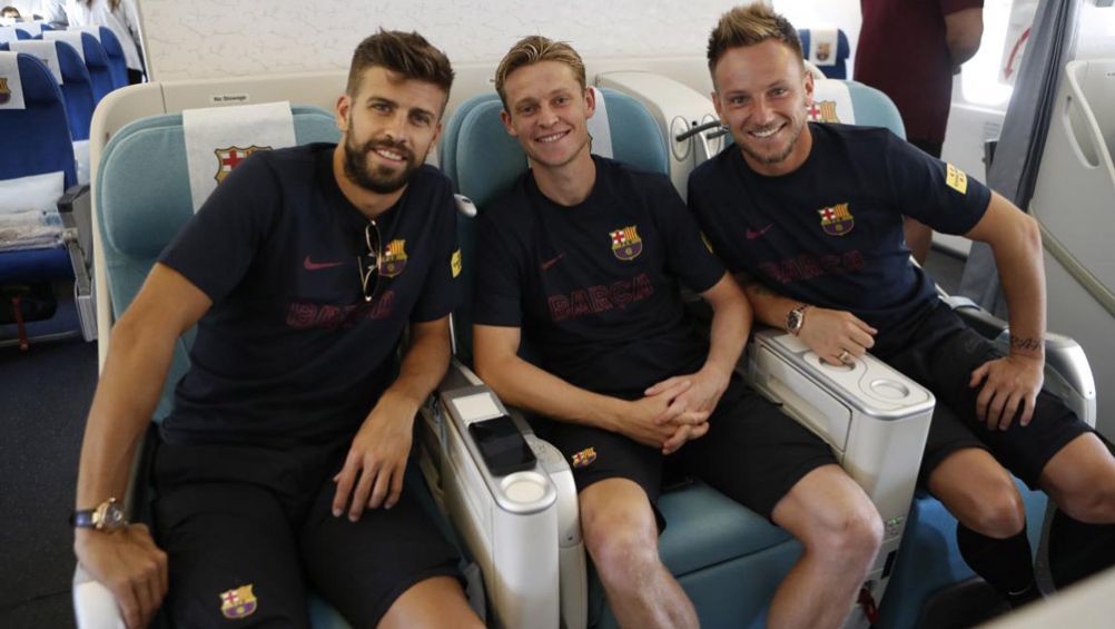 Piqué, De Jong y Rakitic, previo a viajar a Japón 