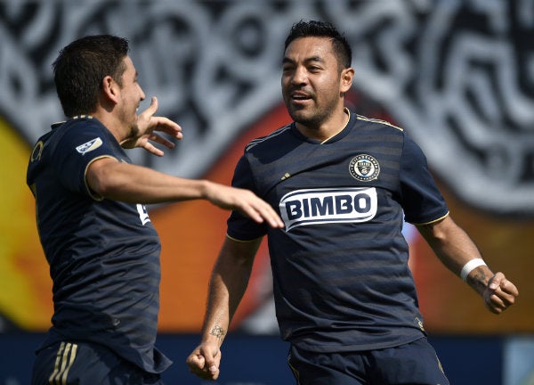 Marco Fabián en un partido con Philadelphia Union