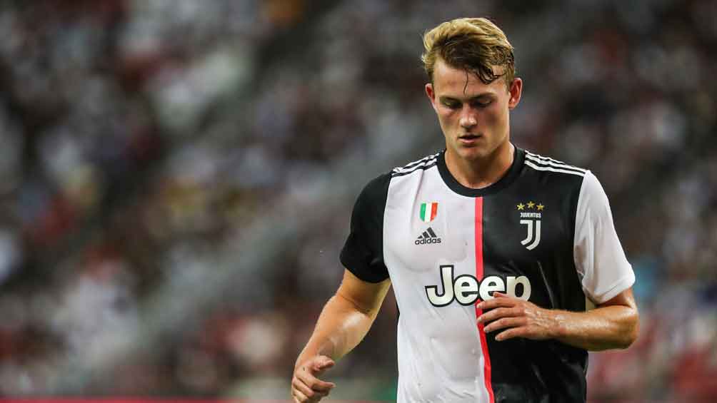 Matthijs de Ligt durante su debut con la Juventus