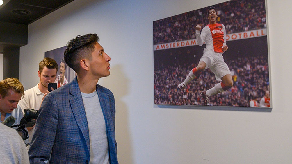 Edson Álvarez en las instalaciones del Ajax