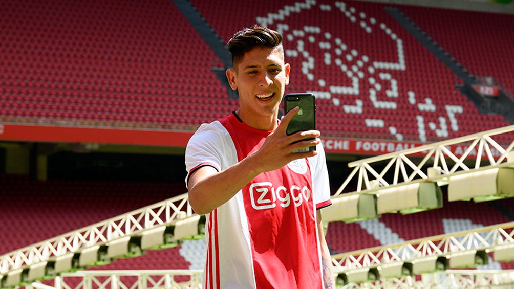 Edson Álvarez en el Johan Cruyff Arena