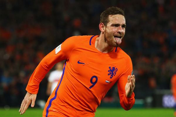 Vincent Janssen en partido con Holanda 