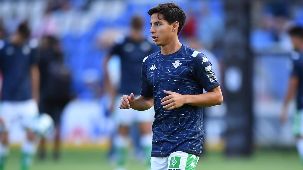 Diego Lainez calienta con el Betis previo a enfrentar al Querétaro