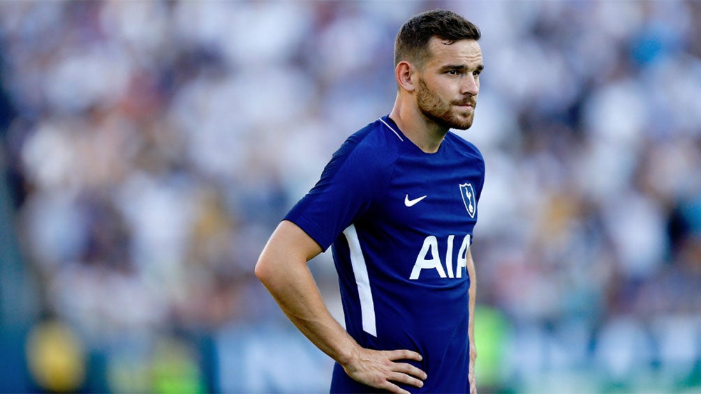 Vincent Janssen en un partido con el Tottenham