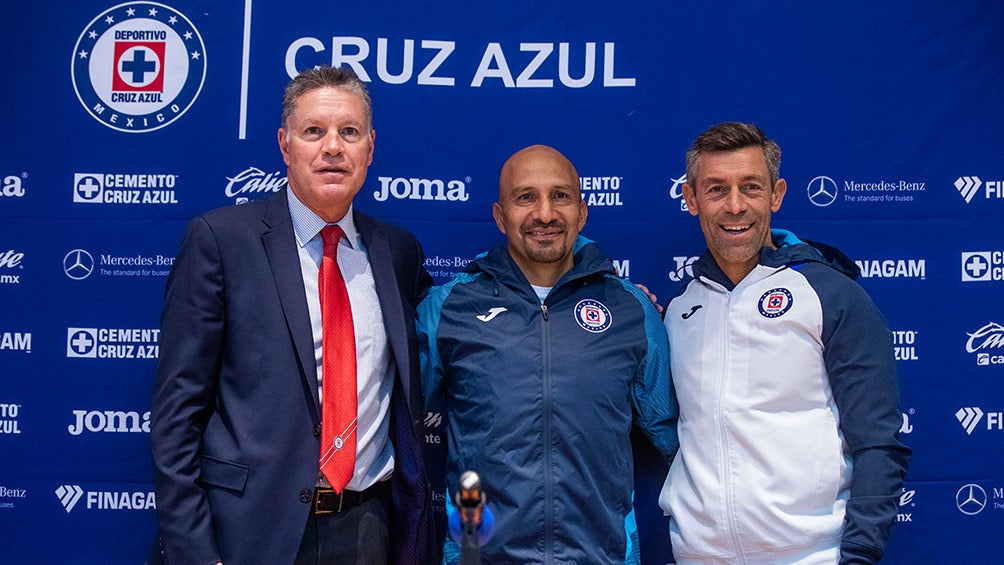 Ricardo Peláez, Conejo Pérez y Caixinha, en presentación de homenaje