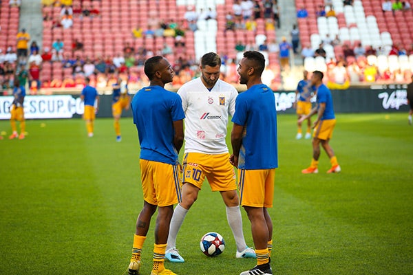 Gignac, en calentamiento de Tigres