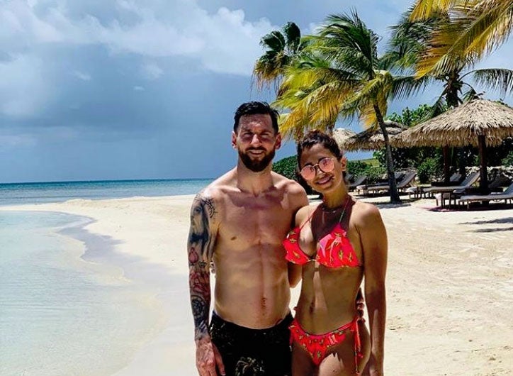 Leo Messi y su esposa Antonella Roccuzzo en sus vacaciones