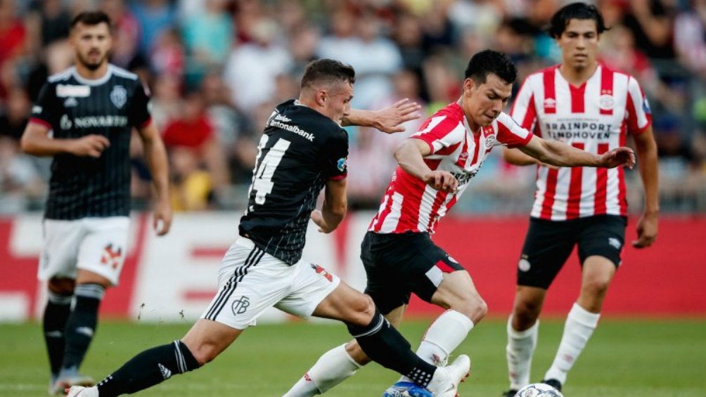 Hirving Lozano y Erick Gutiérrez durante un encuentro con el PSV