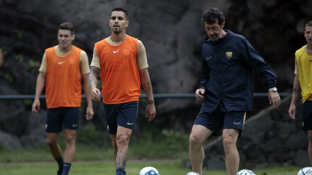 David Cabrera en una práctica del equipo auriazul