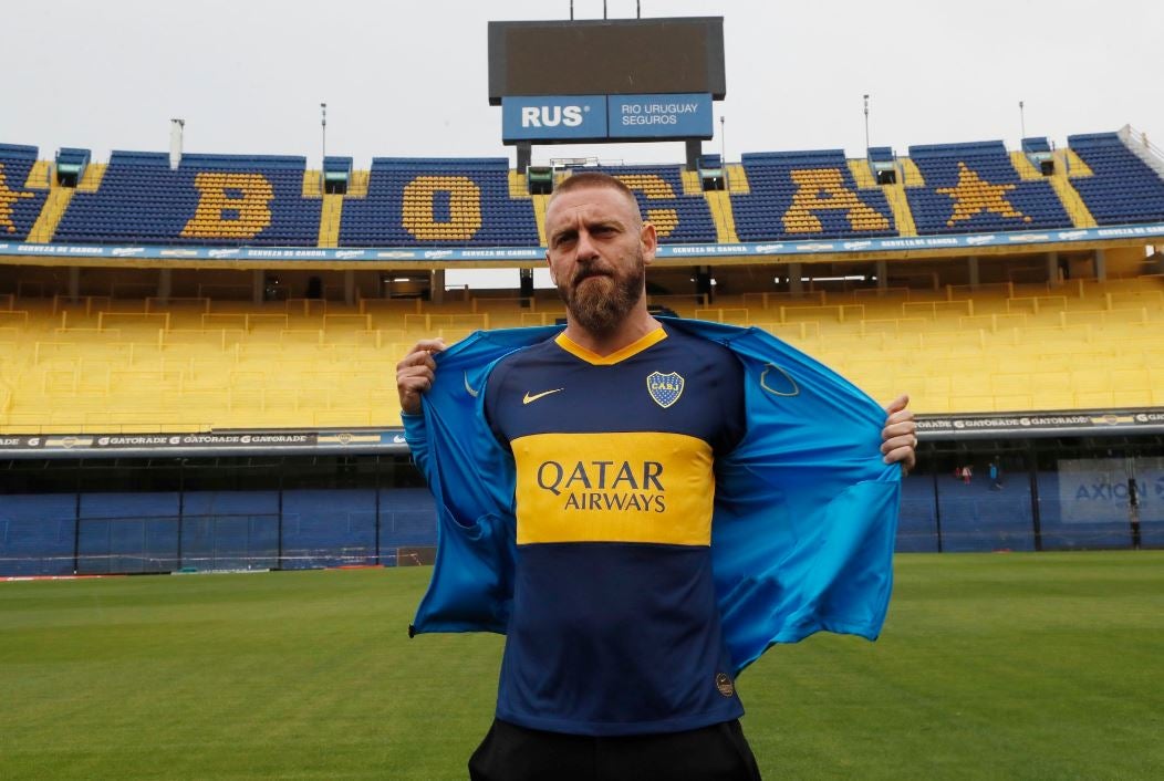 De Rossi posa en La Bombonera 