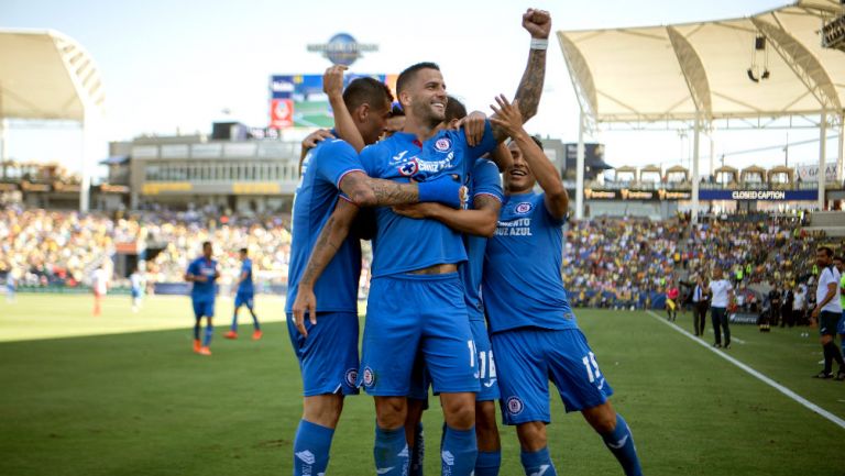 Cruz Azul celebra una anotación frente a Necaxa