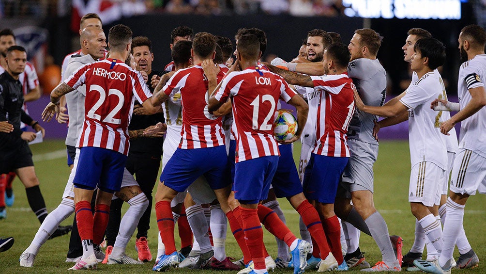 Jugadores del Real Madrid y del Atlético, en conato de bronca