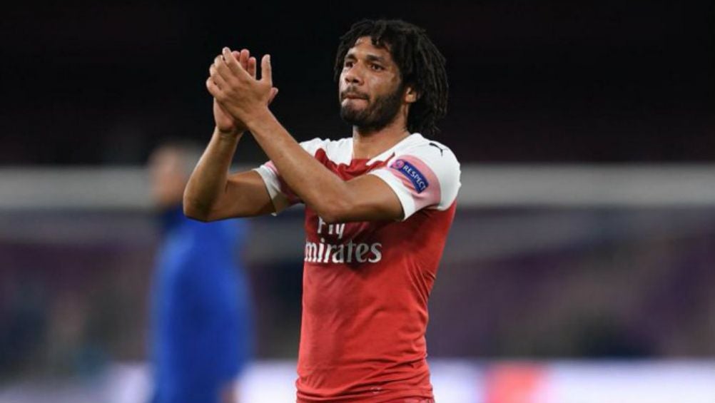 Mohamed Elneny durante un partido del Arsenal